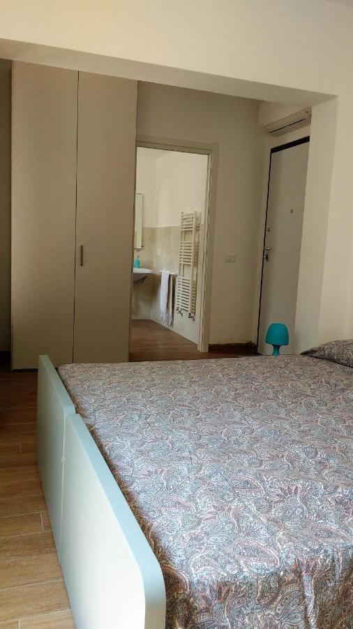 Bed and Breakfast La Vie Est Belle Finale Ligure Exterior foto