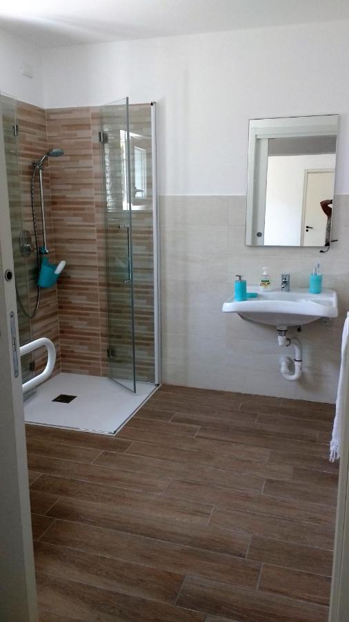 Bed and Breakfast La Vie Est Belle Finale Ligure Exterior foto