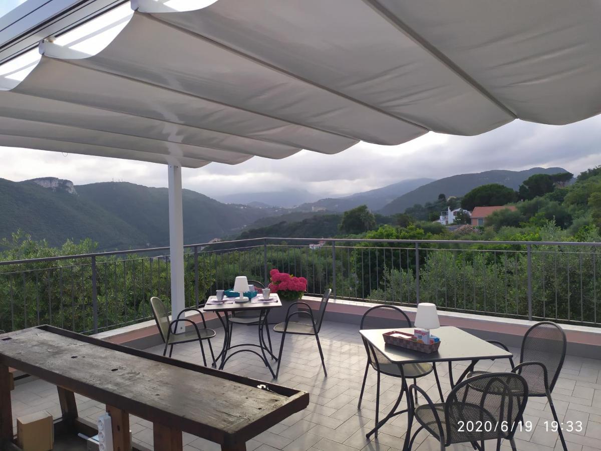 Bed and Breakfast La Vie Est Belle Finale Ligure Exterior foto